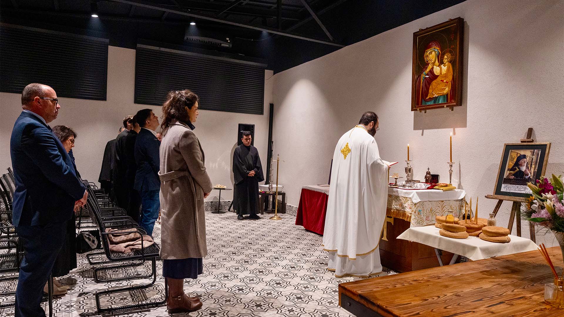 Panagia Paramythia Congregation Divine Liturgy Istanbul